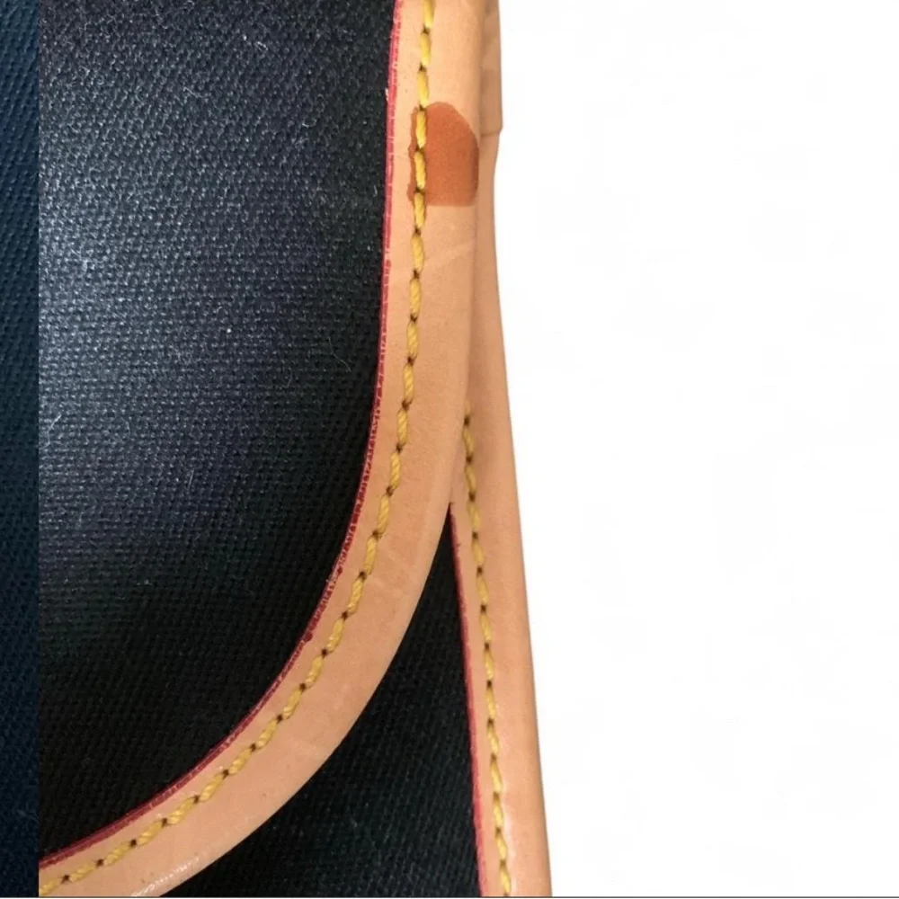 Dooney & Bourke Cabriolet Tablet iPad Case Black & Tan EUC